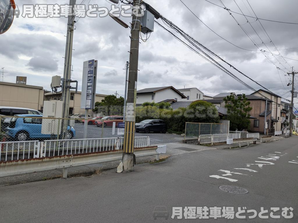 高槻市赤大路町107-1の月極駐車場2