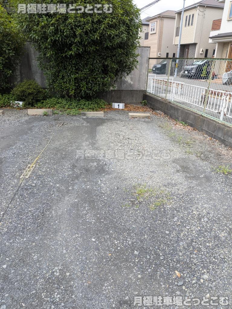 高槻市赤大路町107-1の月極駐車場8