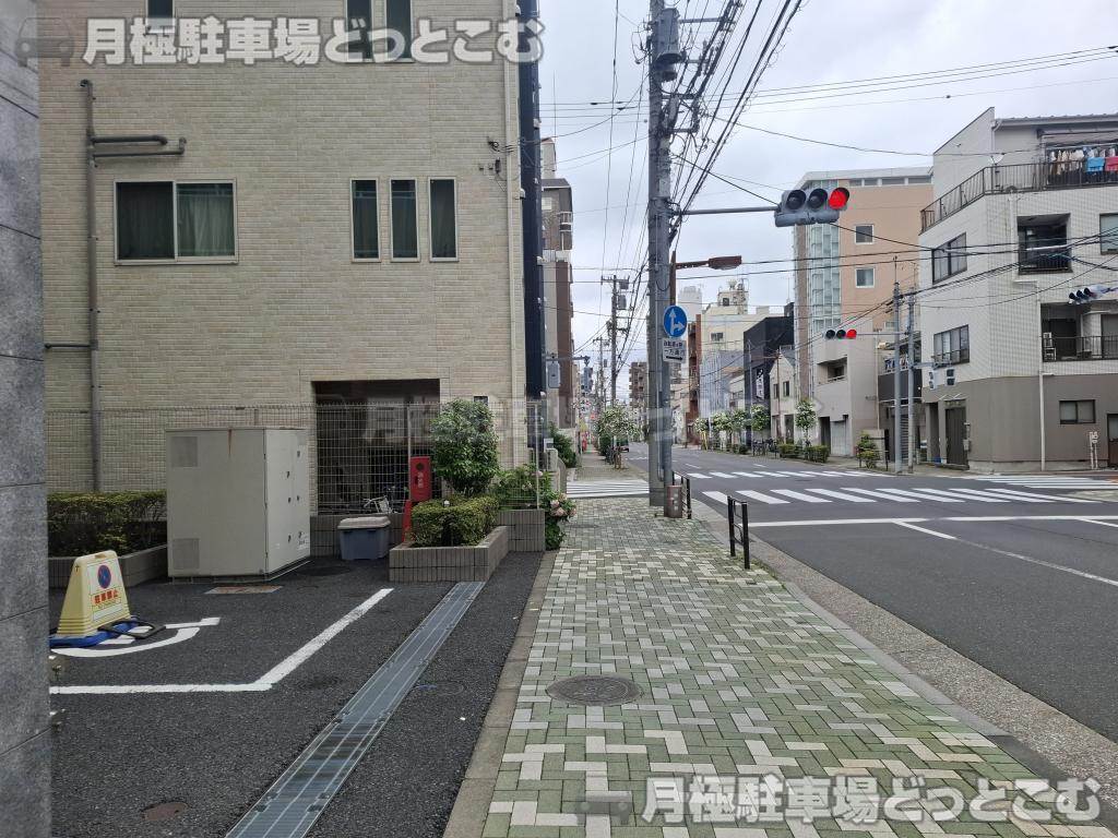 台東区今戸2丁目10-1の月極駐車場5