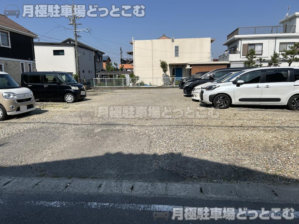 北名古屋市二子神明9番地1の月極駐車場1