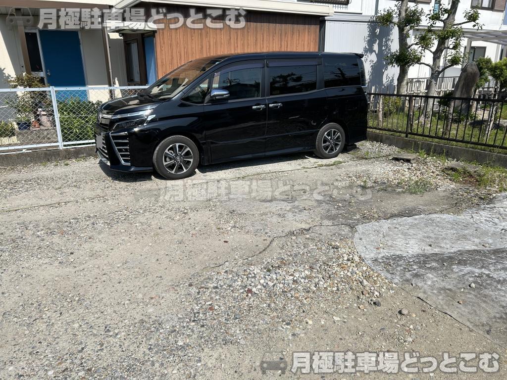 北名古屋市二子神明9番地1の月極駐車場3