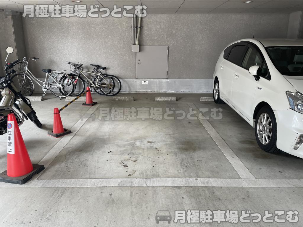 名古屋市名東区本郷3丁目110-1,110-2,111の月極駐車場7