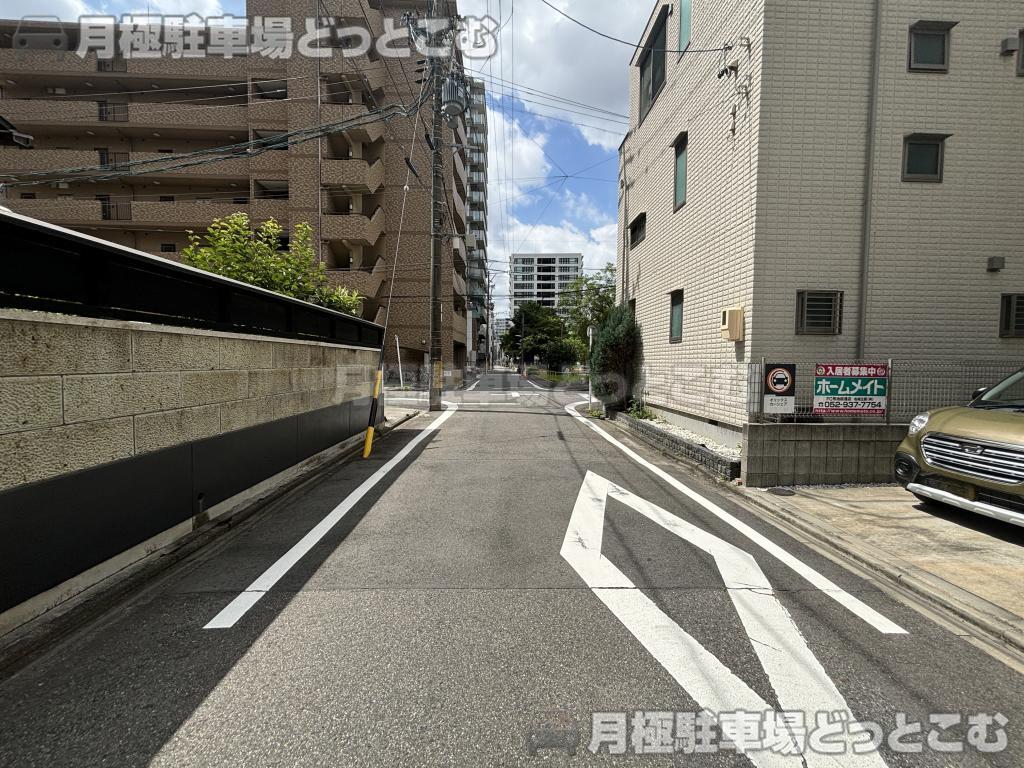 名古屋市東区葵1-7-8の月極駐車場6