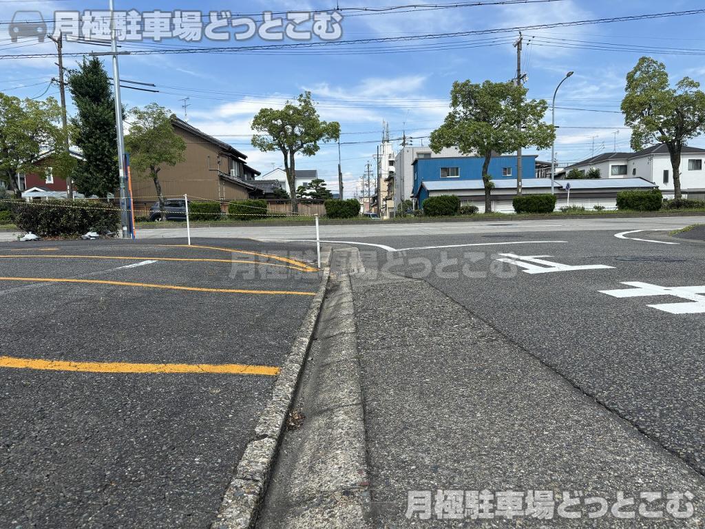 名古屋市港区中之島通1丁目5番の月極駐車場10