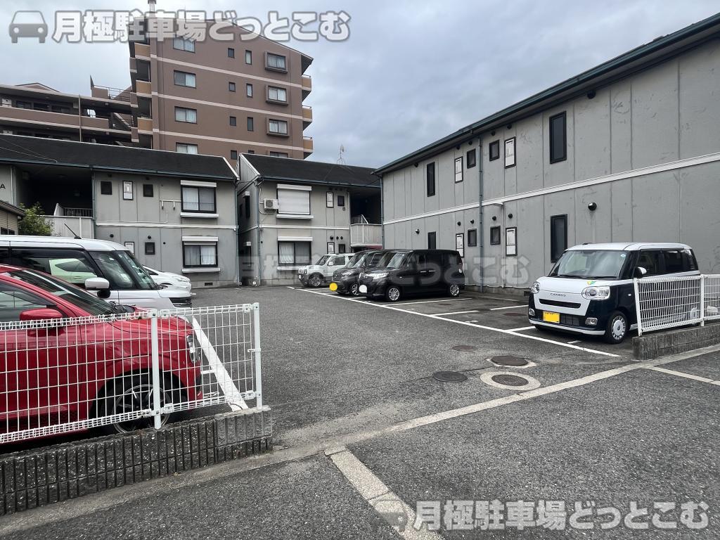 泉大津市寿町2-2の月極駐車場4