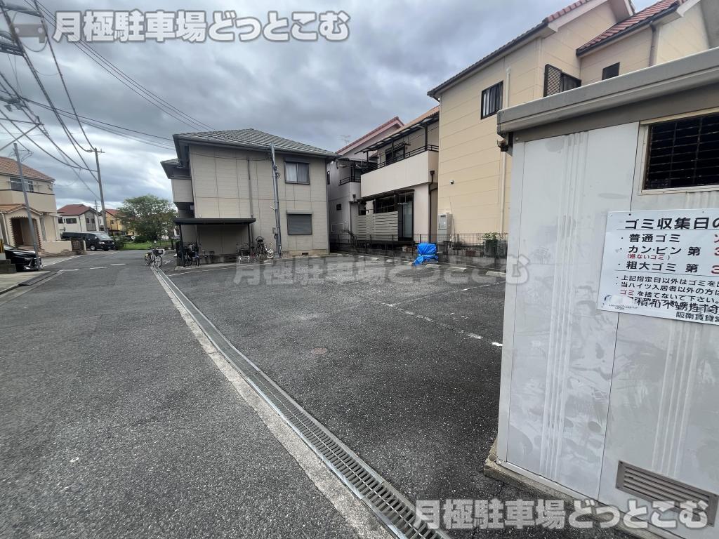 和泉市和気町4番47号Ａ棟48号Ｂ棟の月極駐車場3
