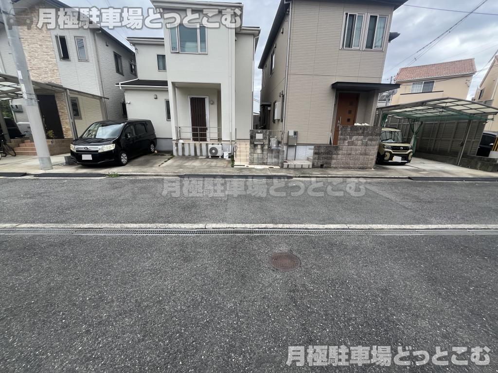 和泉市和気町4番47号Ａ棟48号Ｂ棟の月極駐車場4