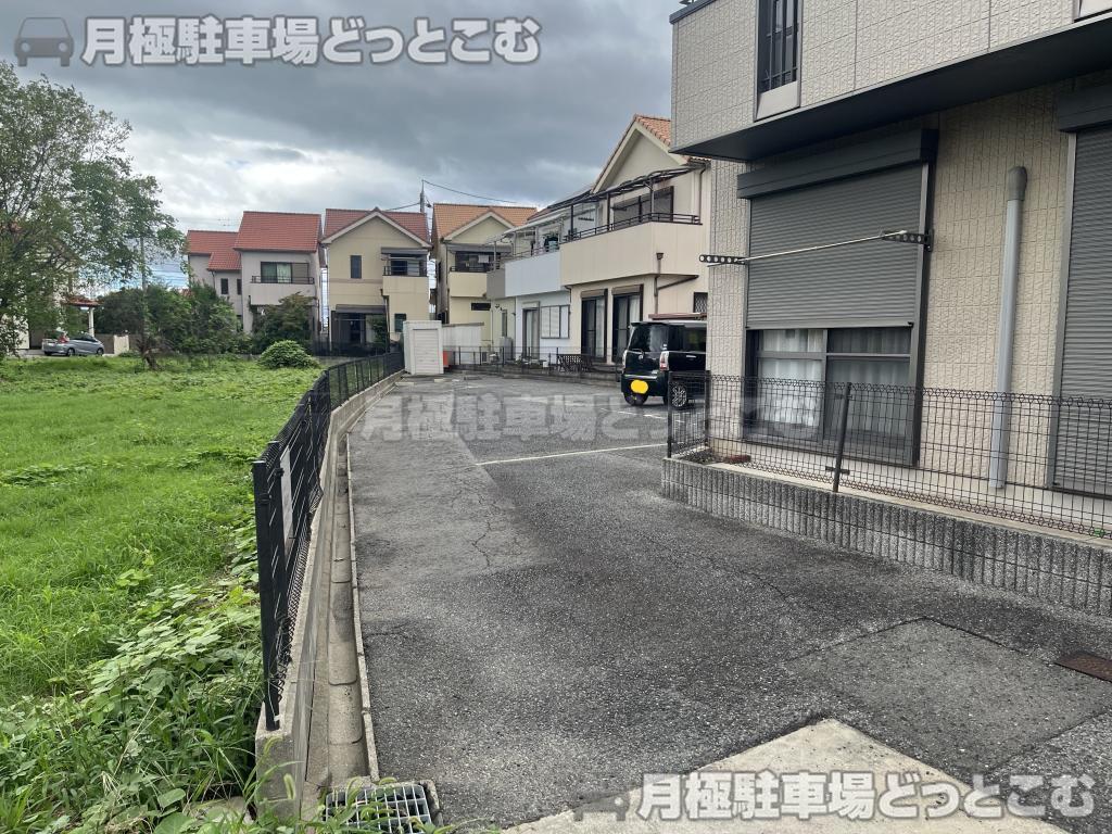 和泉市和気町4番47号Ａ棟48号Ｂ棟の月極駐車場5