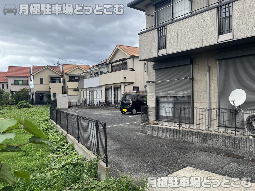 和泉市和気町4番47号Ａ棟48号Ｂ棟の月極駐車場6