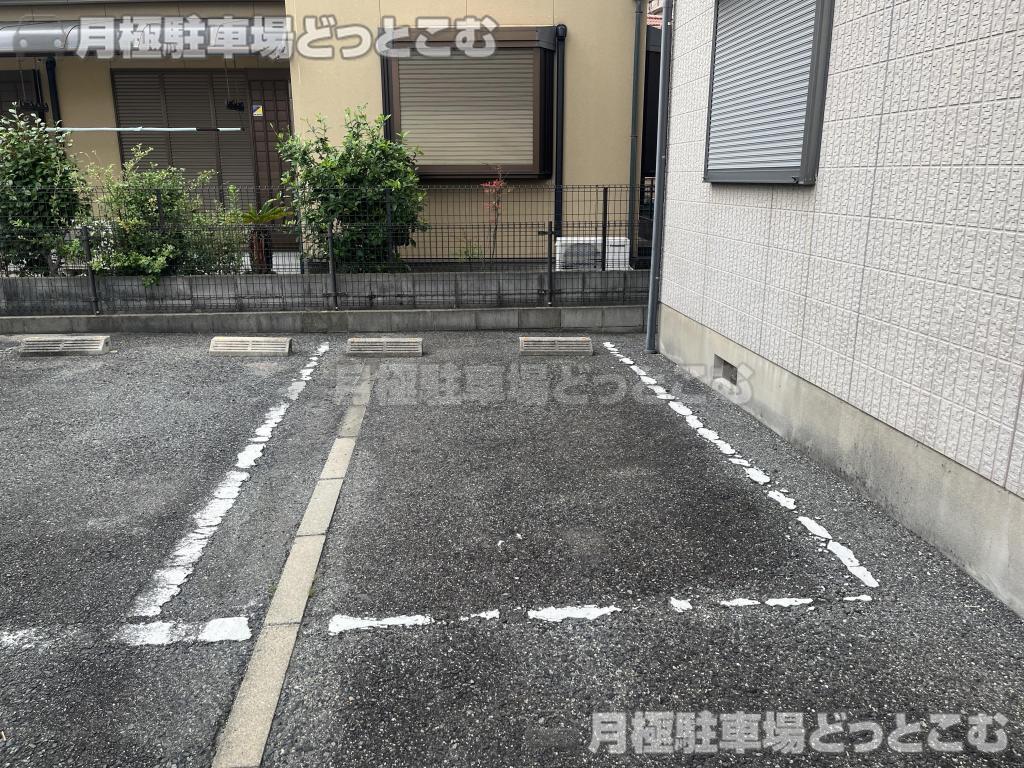 和泉市和気町4番47号Ａ棟48号Ｂ棟の月極駐車場9
