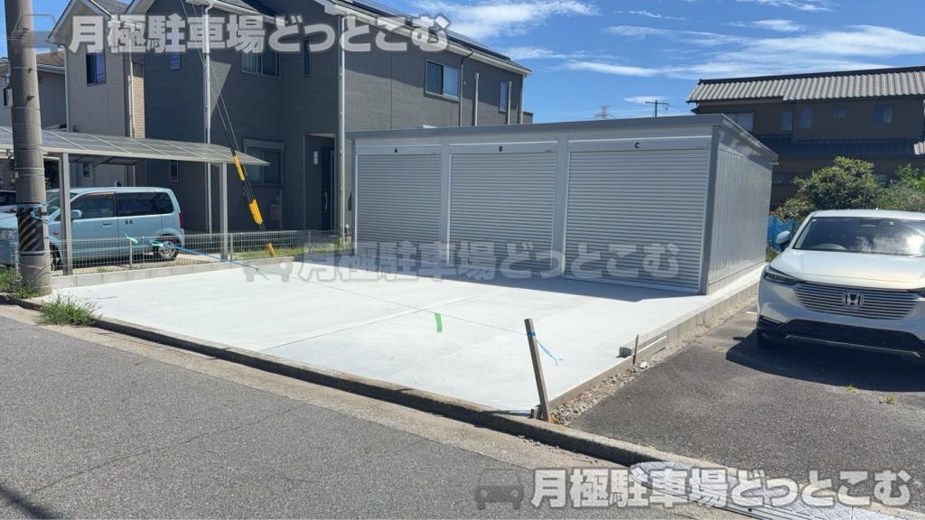 西尾市巨海町東脇74-8の月極駐車場1