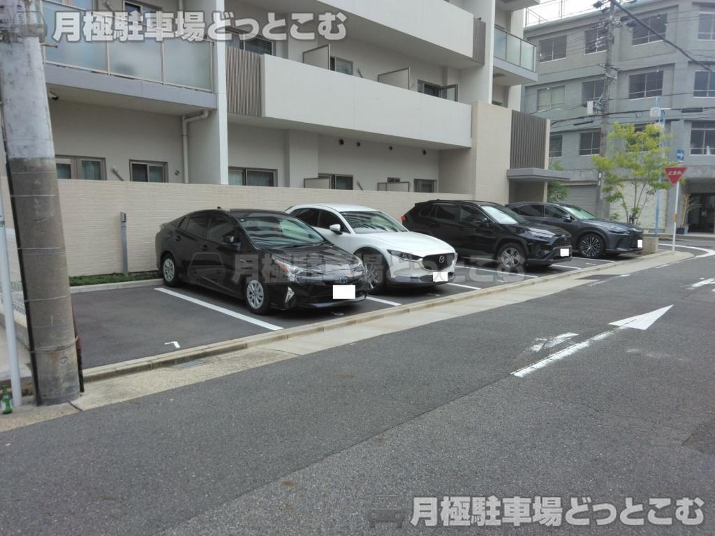 名古屋市千種区今池1丁目18の月極駐車場3