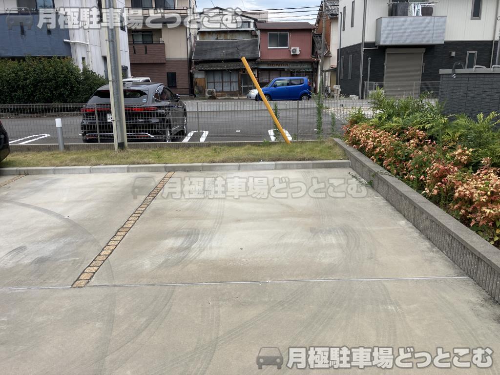 名古屋市西区児玉2丁目804-1の月極駐車場3