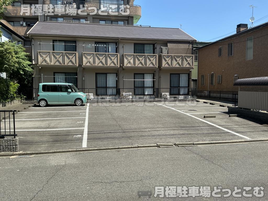 名古屋市中川区北江町3丁目5-5の月極駐車場1