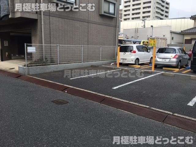船橋市湊町3丁目4-10の月極駐車場2