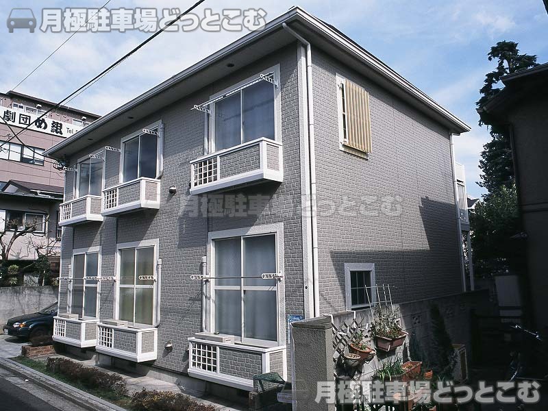 武蔵野市吉祥寺本町2－35－8の月極駐車場2