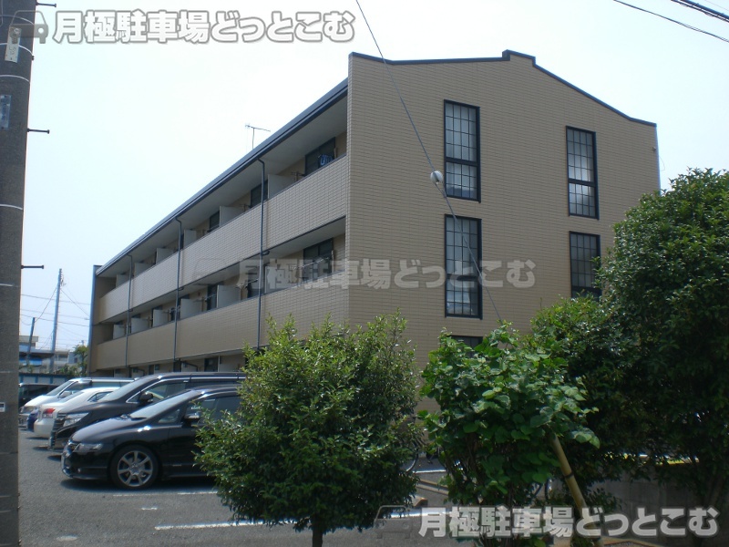 平塚市西八幡3－6－22の月極駐車場2