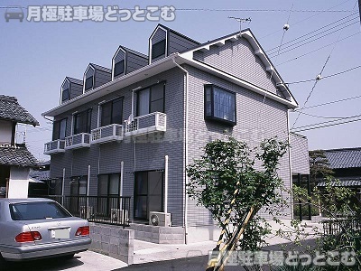 彦根市小泉町833の月極駐車場1