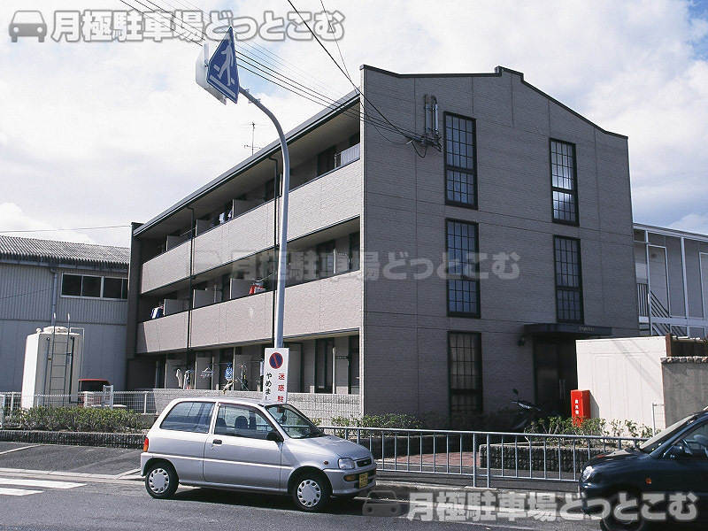 泉佐野市日根野3870－9－1の月極駐車場1