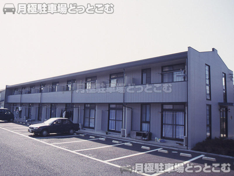 横浜市神奈川区菅田町2317－1の月極駐車場2