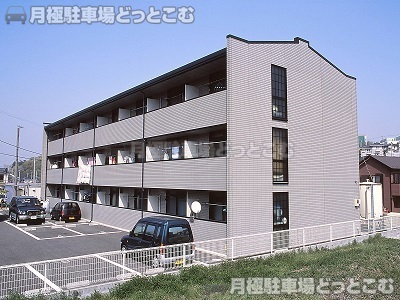 厚木市愛名1375の月極駐車場1