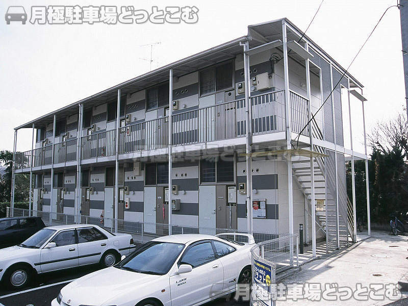 八王子市元八王子町2－1886－1の月極駐車場1