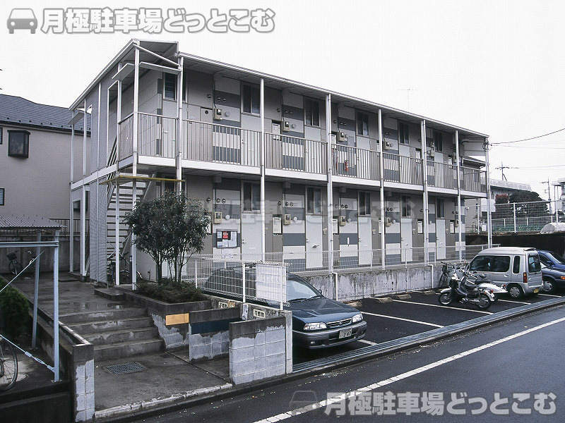 八王子市片倉町815－4の月極駐車場1