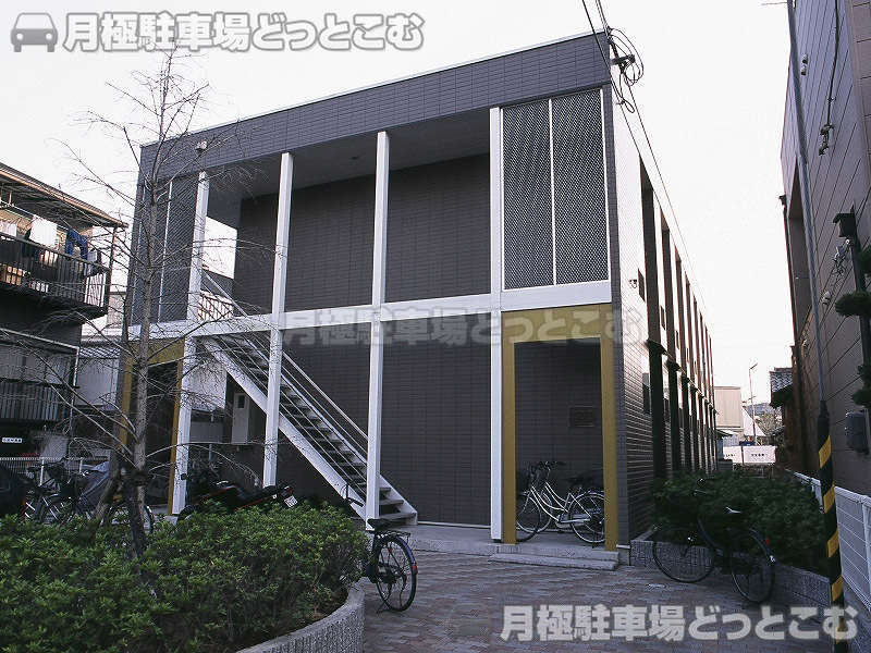 高砂市伊保港町1丁目1番10の月極駐車場1