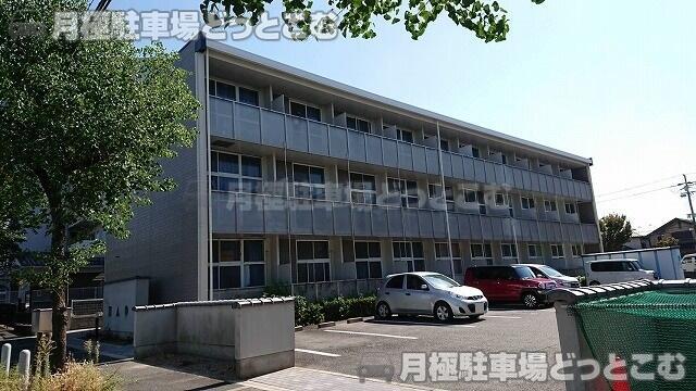 尼崎市築地2－1－24の月極駐車場1