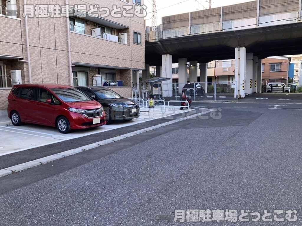 市川市鬼高2-5-7の月極駐車場3