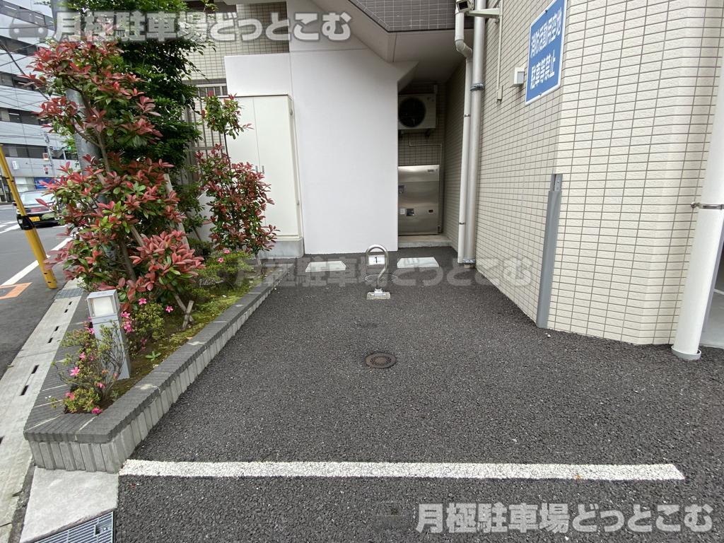 松戸市小根本54-1の月極駐車場3