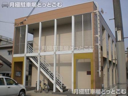 富田林市常盤町13－5の月極駐車場1