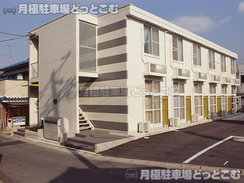 松阪市末広町1－246－3の月極駐車場1