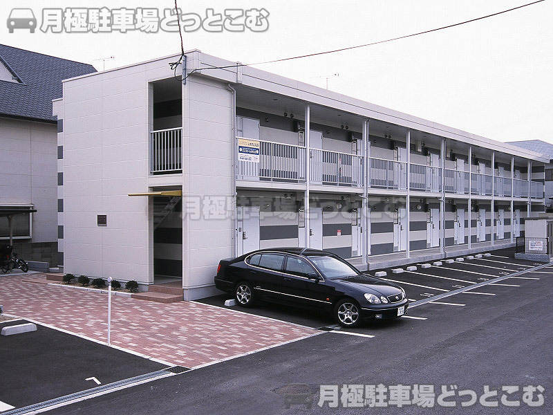 高松市木太町3322－1の月極駐車場1