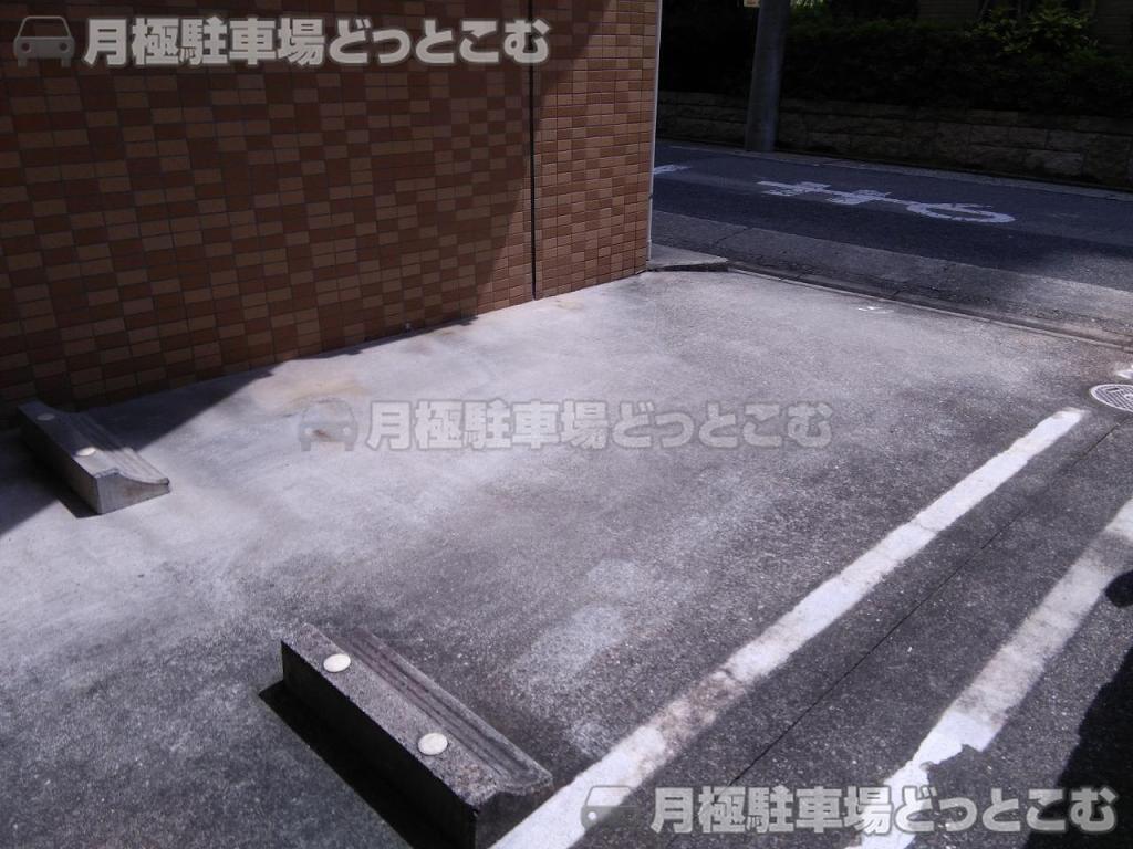 名古屋市千種区高見2丁目5の6の月極駐車場4