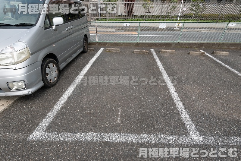 松戸市二十世紀が丘中松町78-1の月極駐車場7