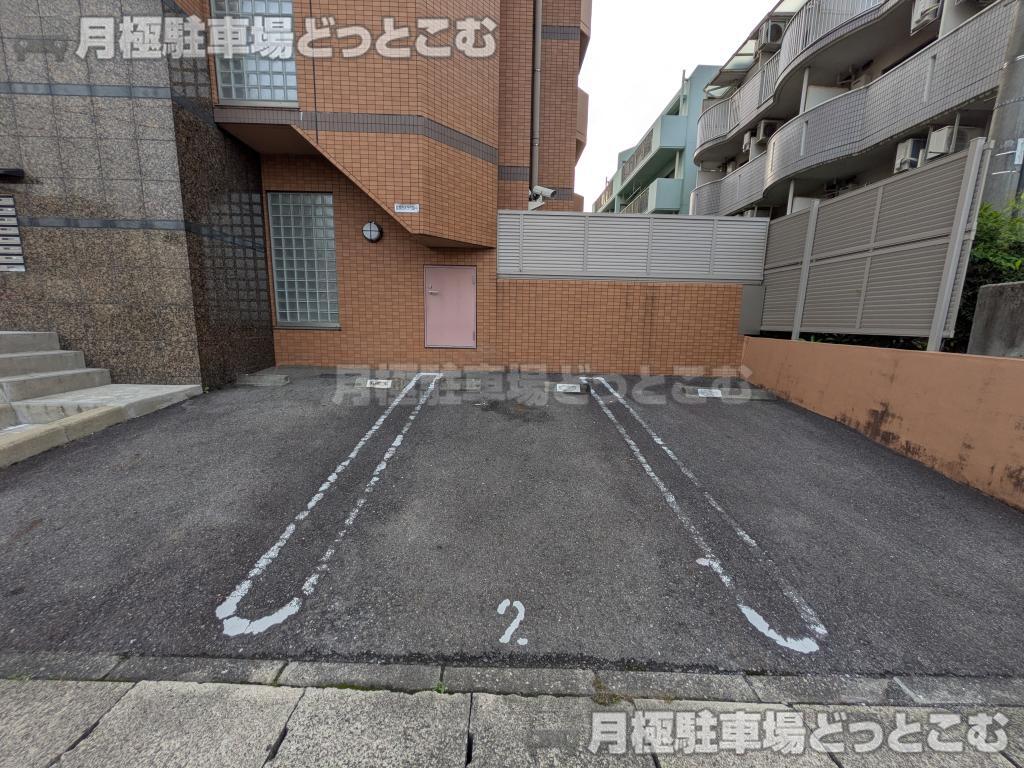 名古屋市名東区朝日が丘60-1の月極駐車場6