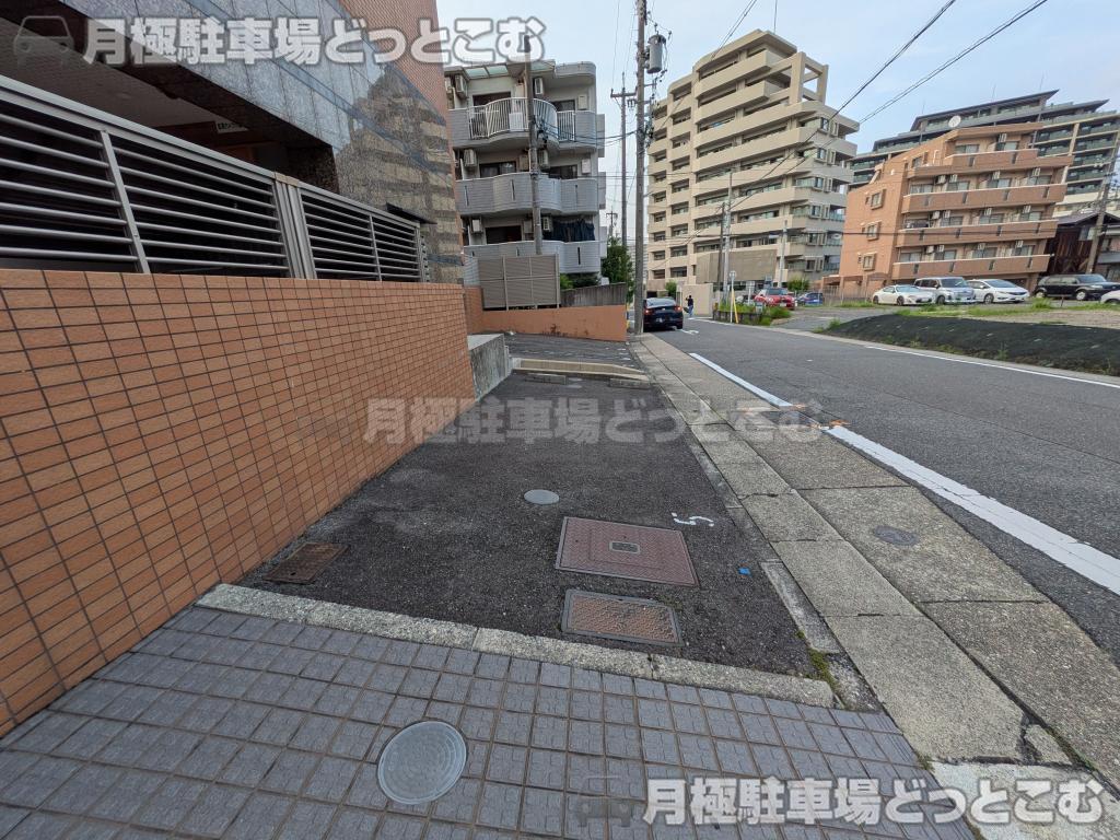 名古屋市名東区朝日が丘60-1の月極駐車場7
