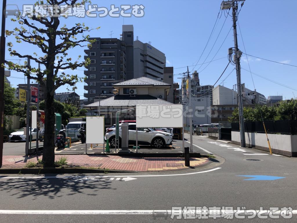 厚木市旭町1丁目32-3の月極駐車場8