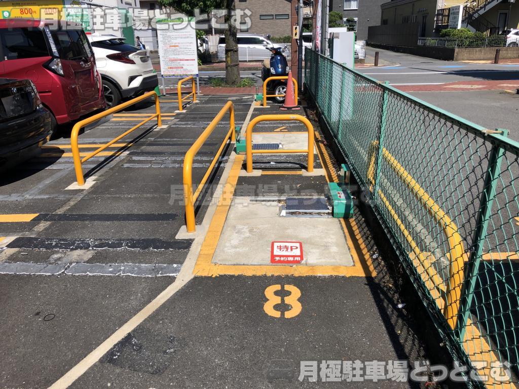 厚木市旭町1丁目32-3の月極駐車場4