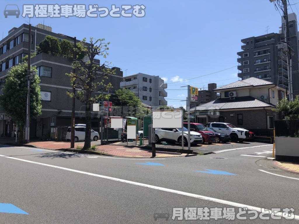 厚木市旭町1丁目32-3の月極駐車場7