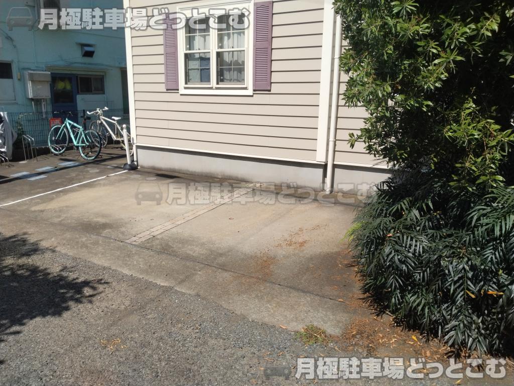 国分寺市東元町1丁目3-14の月極駐車場3