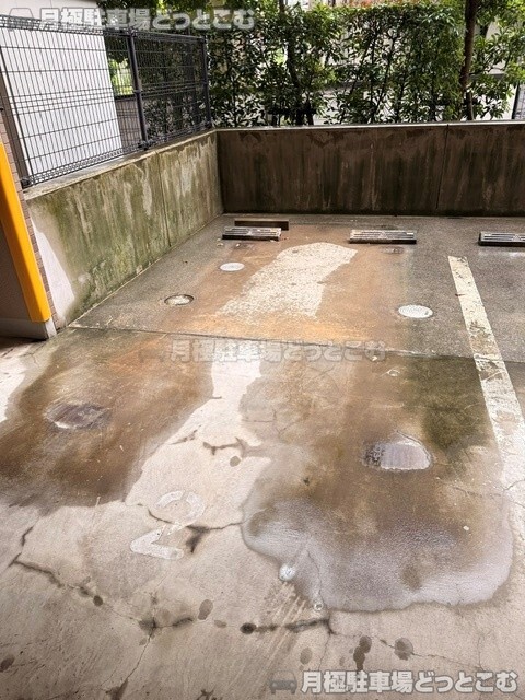 川崎市高津区坂戸1丁目202番1の月極駐車場4