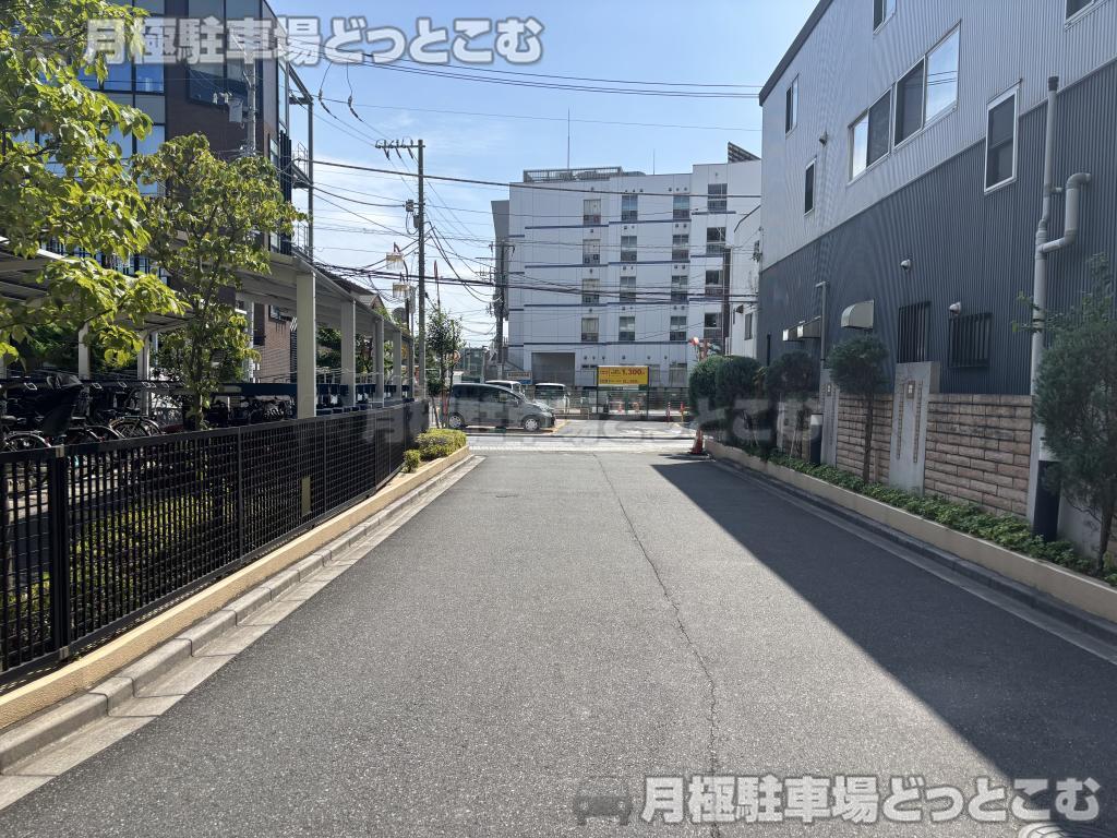 船橋市本町4丁目44-25の月極駐車場10