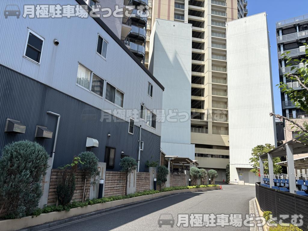 船橋市本町4丁目44-25の月極駐車場2