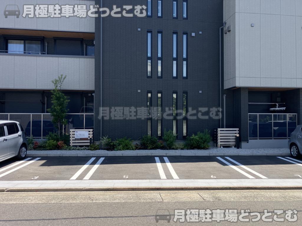 名古屋市中川区南八熊町2丁目7の月極駐車場1