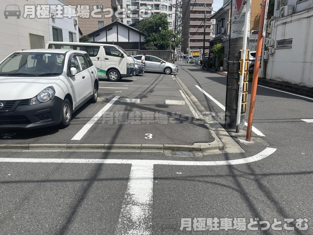 名古屋市西区那古野1丁目2706の月極駐車場2