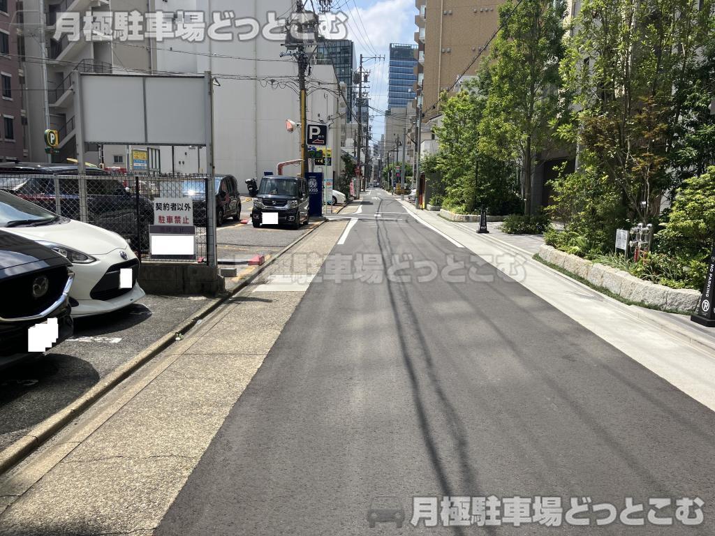 名古屋市西区那古野2丁目2423の月極駐車場9