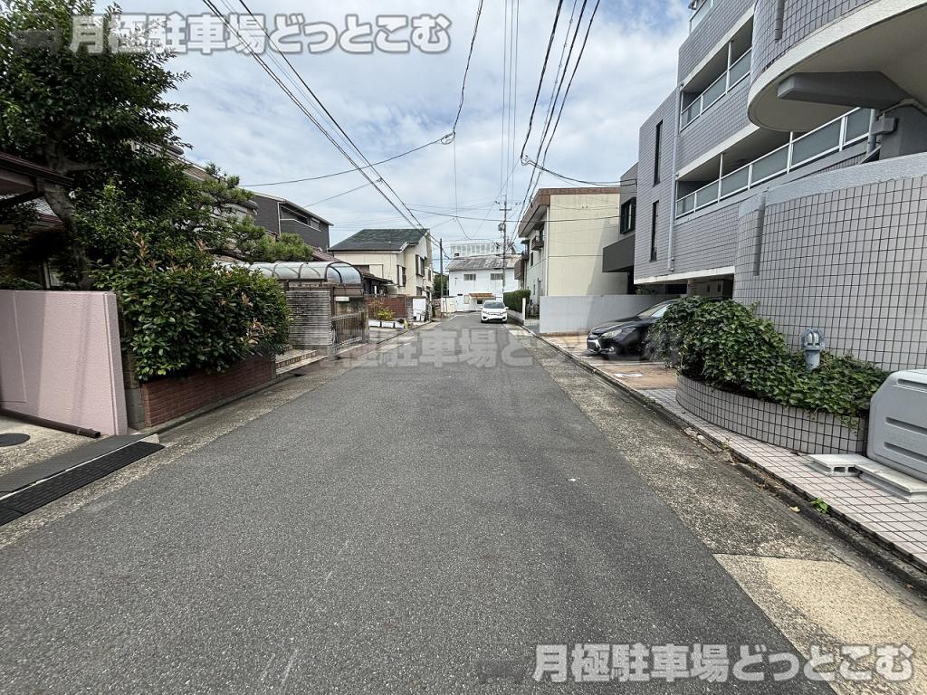 名古屋市昭和区川名本町2丁目28番の月極駐車場3