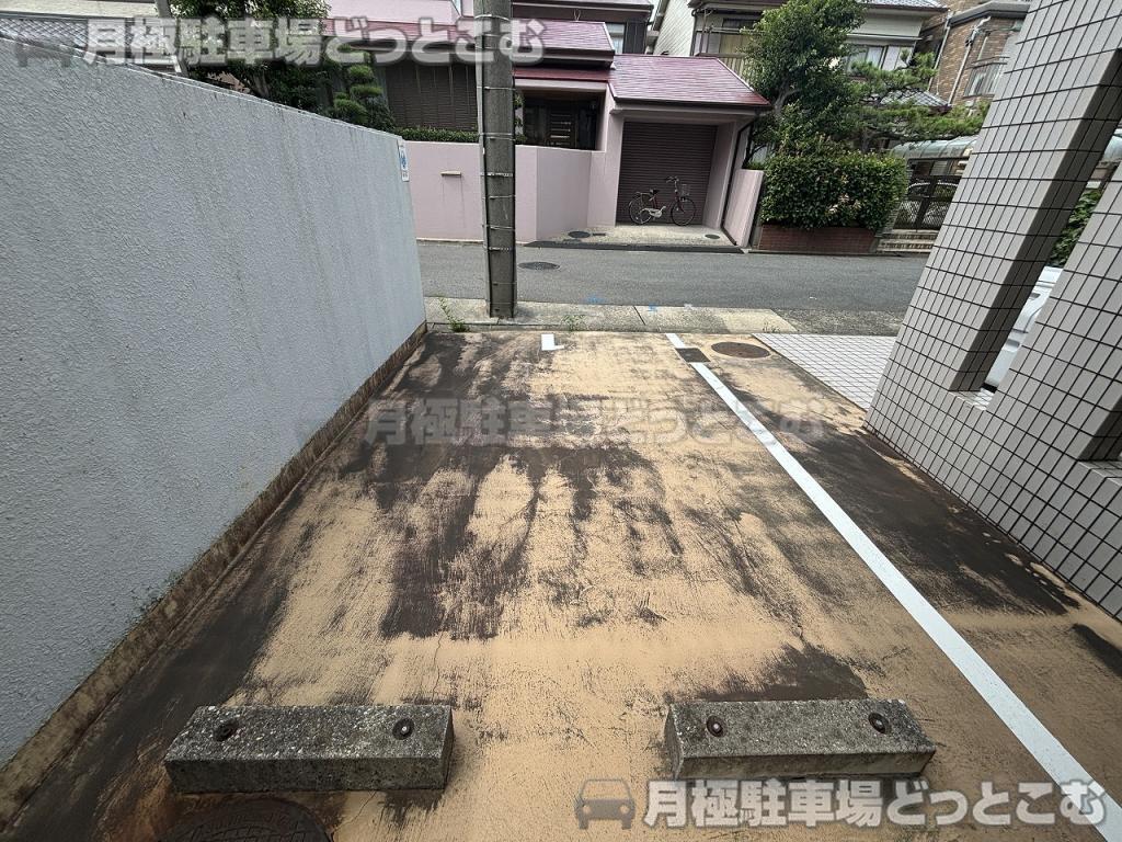 名古屋市昭和区川名本町2丁目28番の月極駐車場6